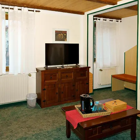 Alojamento de Acomodação e Pequeno-almoço Radler-scheune Finsterbergen 3*